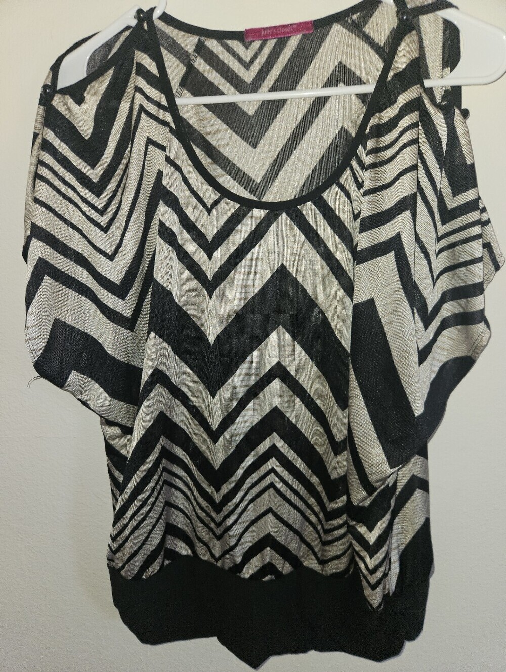 Julies Closet Womans Chevron Print Sheer Top